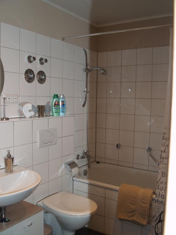 Ferienwohnung Leon Sinsheim Zimmer foto